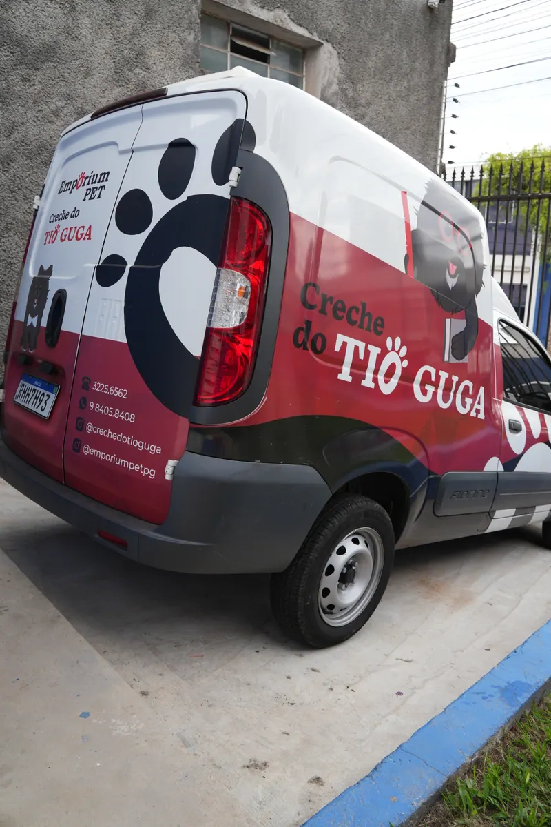 Van do táxi dog da Creche do Tio Guga